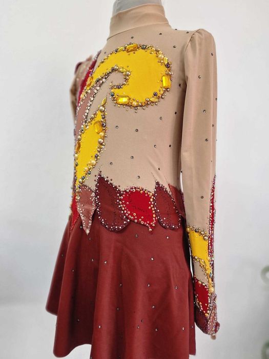 Рокля за фигурно пързаляне