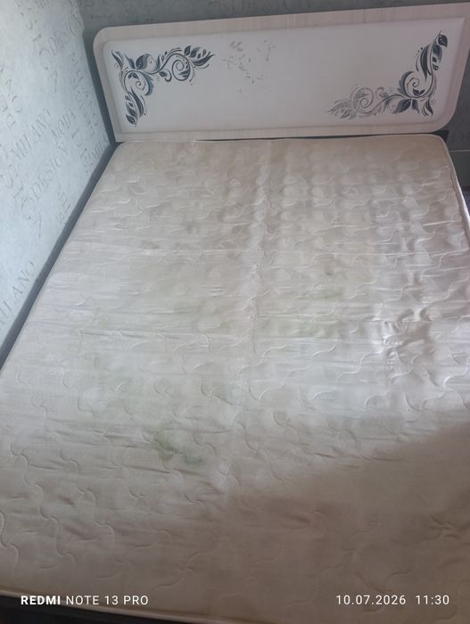 Продам двухспальную кровать