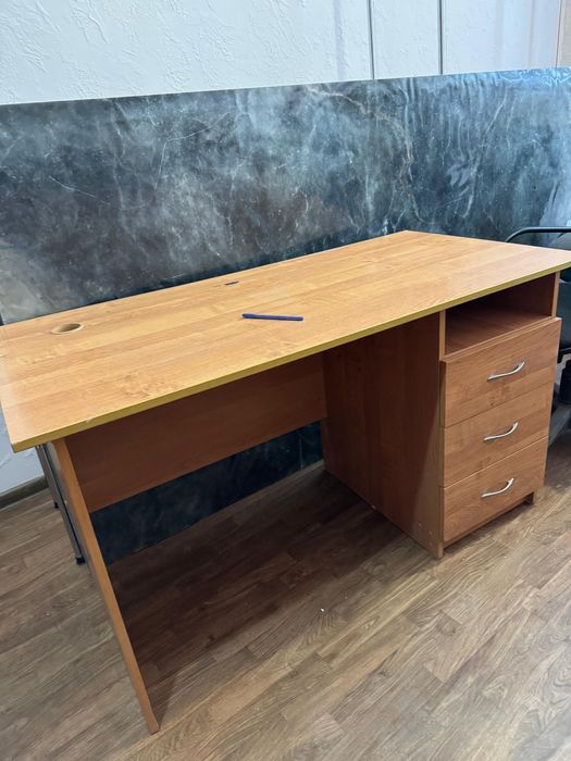 Продам офисную мебель