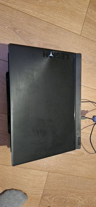 Vând unul sau două laptopuri