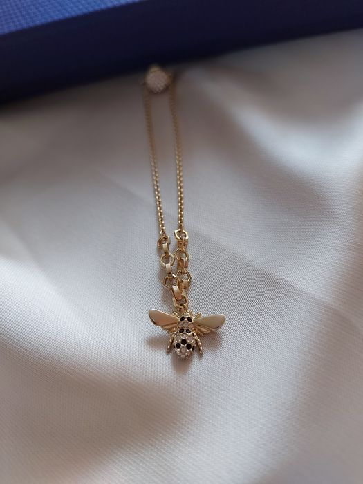Златна гривна Swarovski с пчела