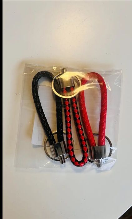 Breloc din piele artificiala