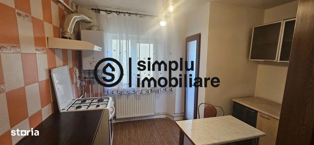3 decomandate, etaj 3/4, centrala, 1 Mai - 400 Euro
