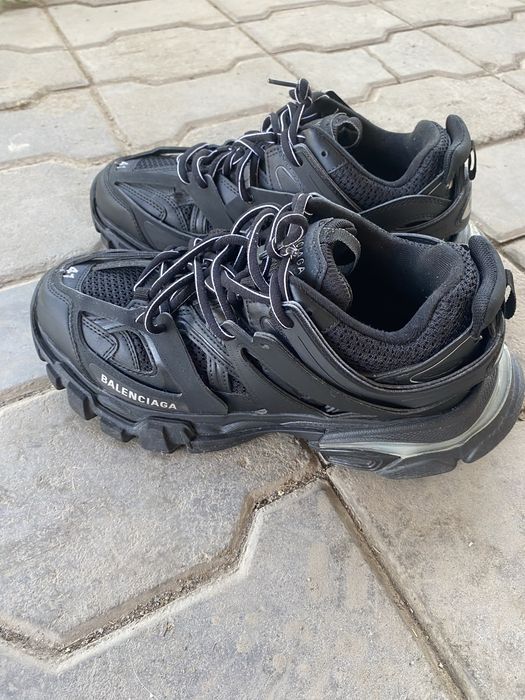 Balenciaga track 1