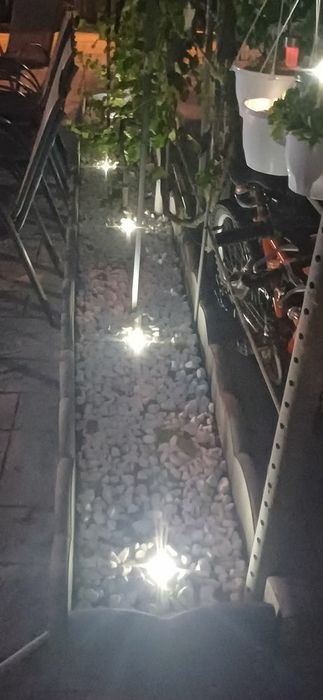 Lampi solare cu montaj inclus