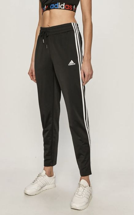 Adidas анцуг Размер XS– Като Нов