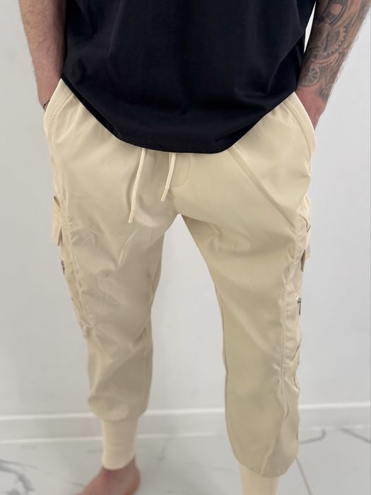Pantaloni Model VAGABOND