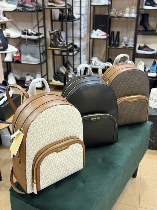 Раница от колекция MICHAEL Michael Kors Vanilla Large