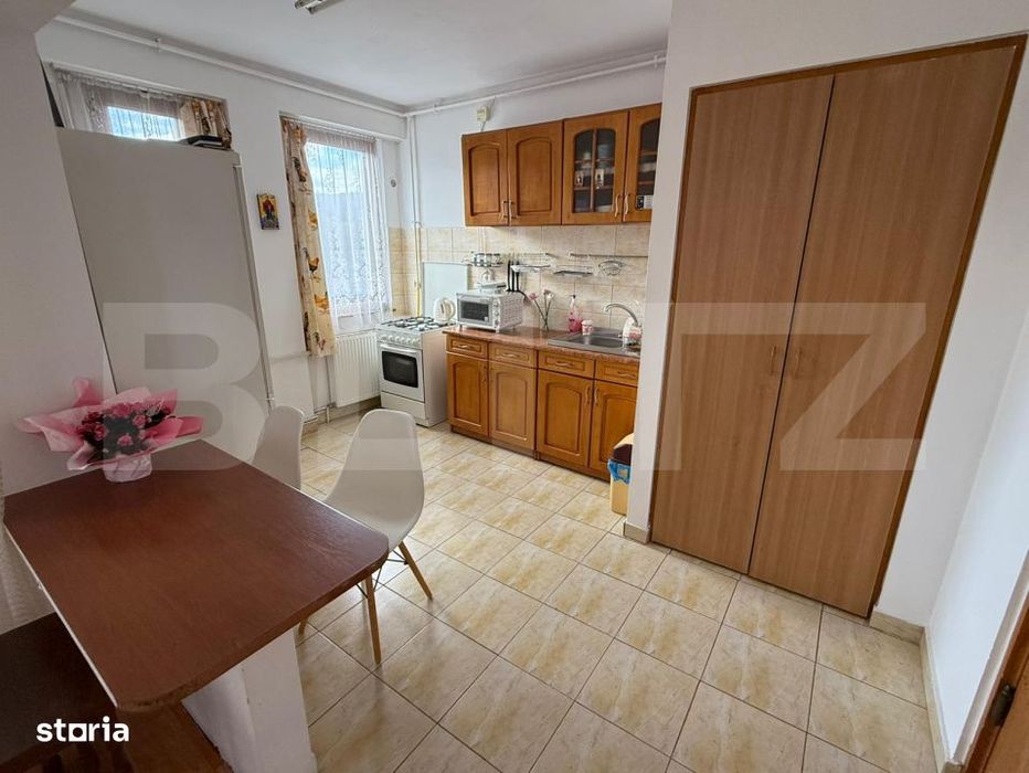 Apartament 3 camere, etaj intermediar, 60 mp, zona Cetatea Fetei