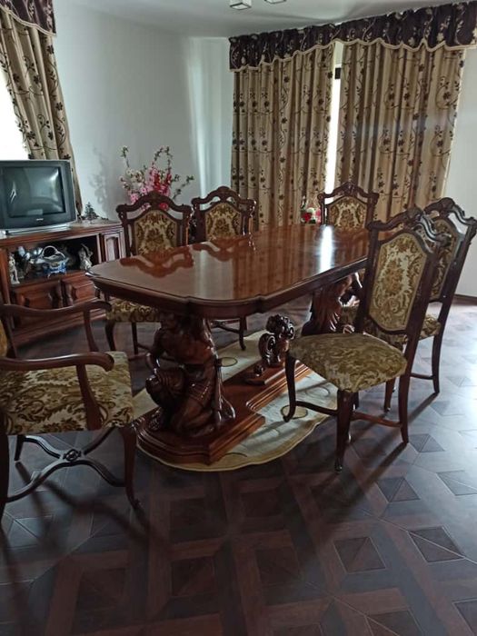 Sufragerie stil baroc fără defecte