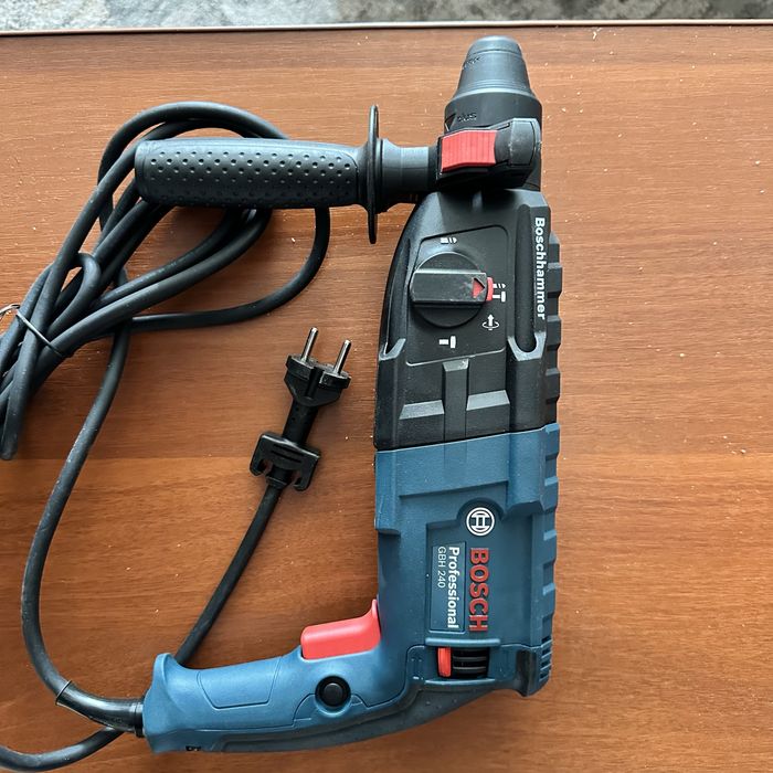 Продам перфоратор BOSCH новый