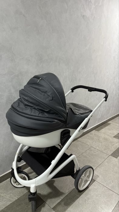 Продам колсяску riko 3