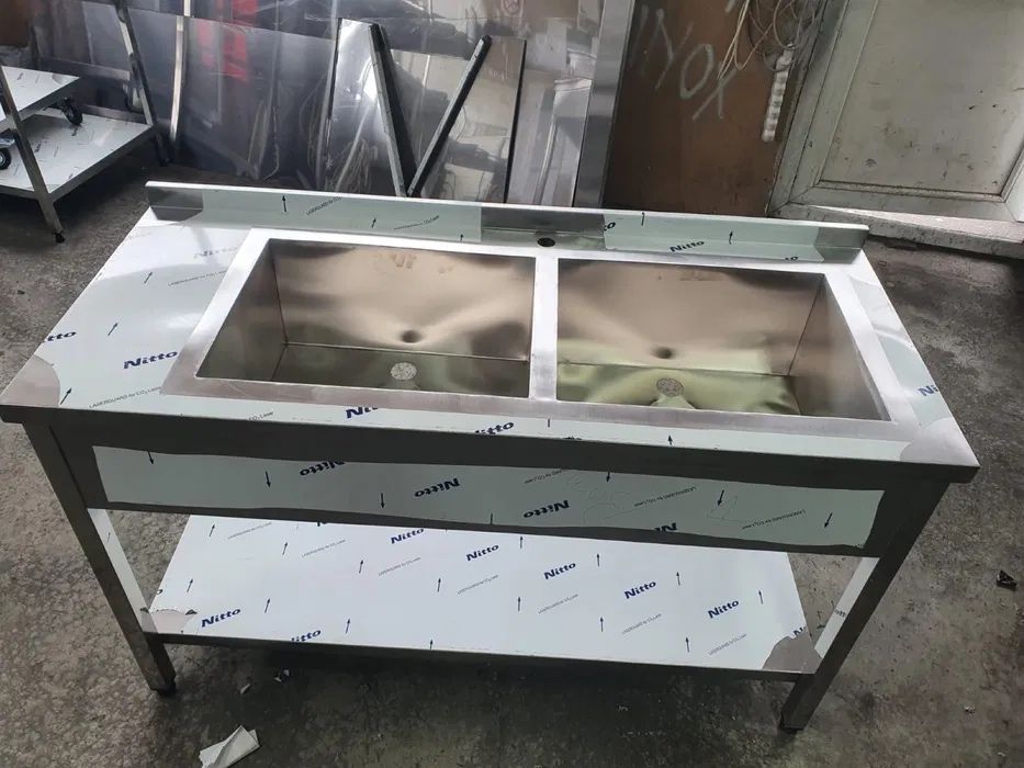 Atelier de confectii inox mese de inox / hote de inox / spalatoare