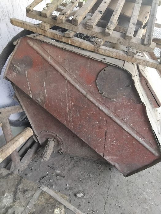 Бункер 2.5тонна продается