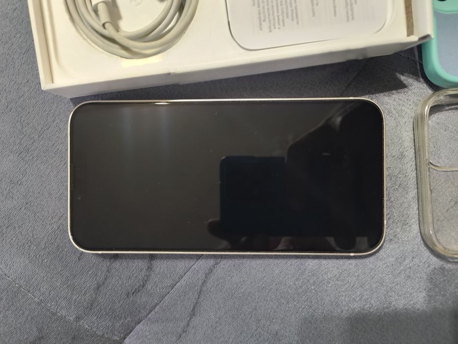 iPhone 13 смартфон