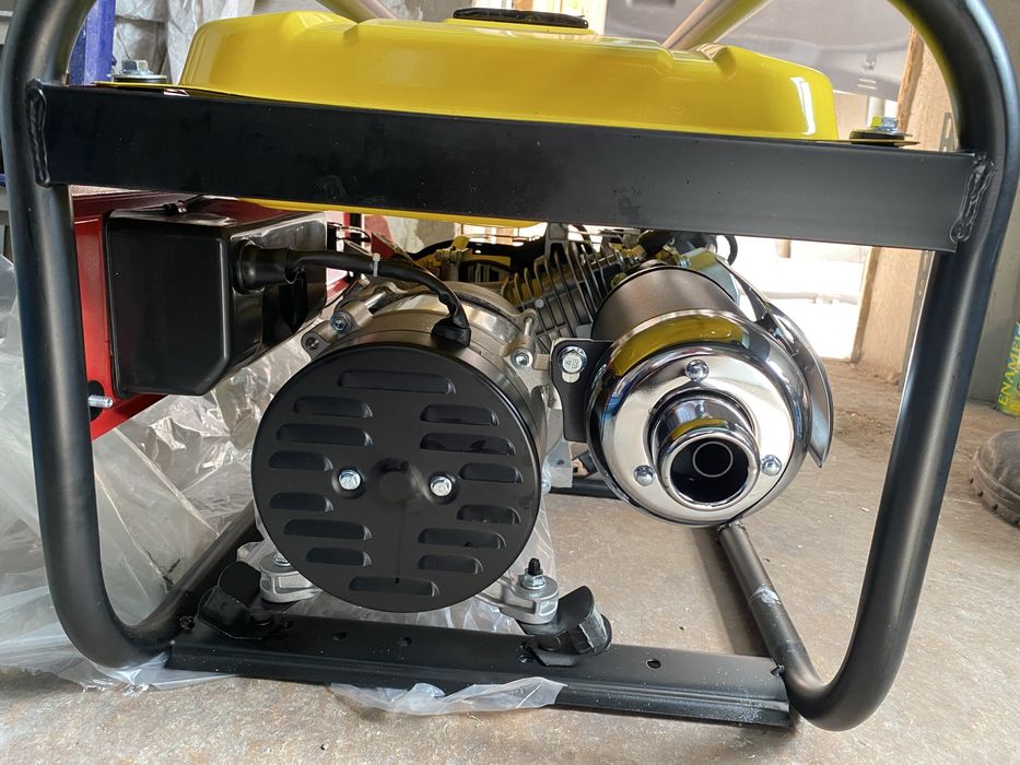 Бензиновый электрический генератор DeWALT