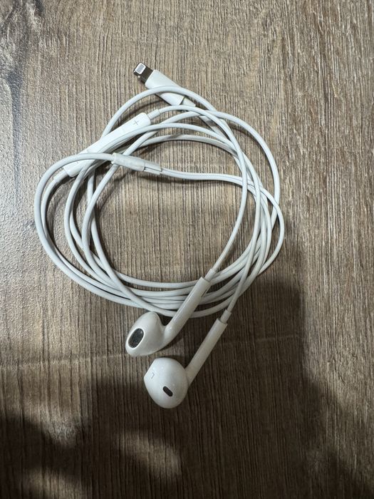iPhone 11 слушалки
