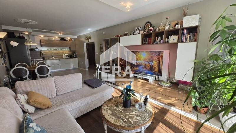 Ера Тера предлага за продажба просторен южен двустаен апартамент в гр