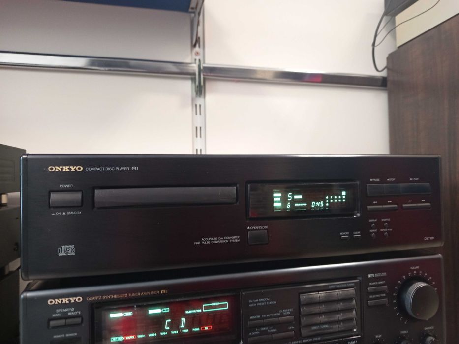Onkyo DX-7110 cd player