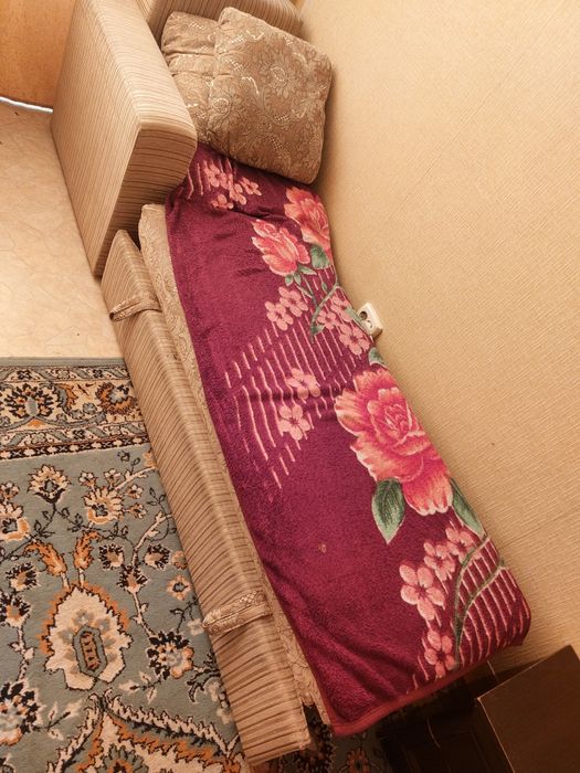 Продам диван угловой