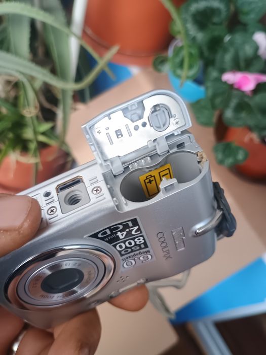 Aparat Foto Digital Nikon Coolpix L11 – 6.0 MP – Aspect Vintage / Cole