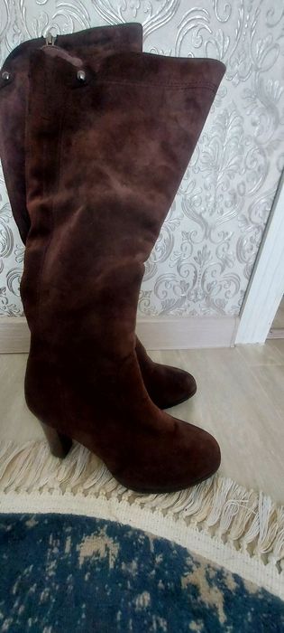 Продам зимние сапоги.