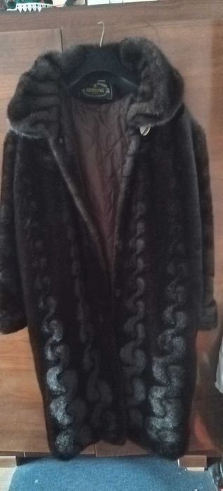 Vând haina din blana artificiala lunga