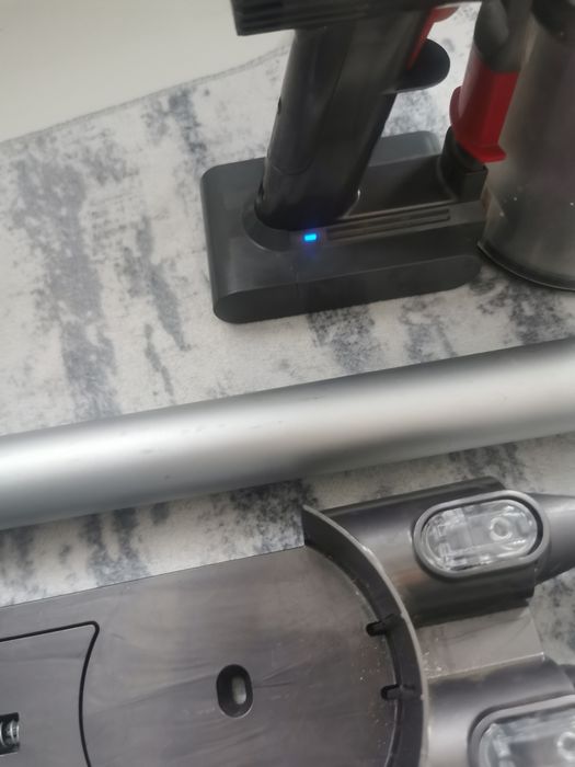 Aspirator dyson dc62