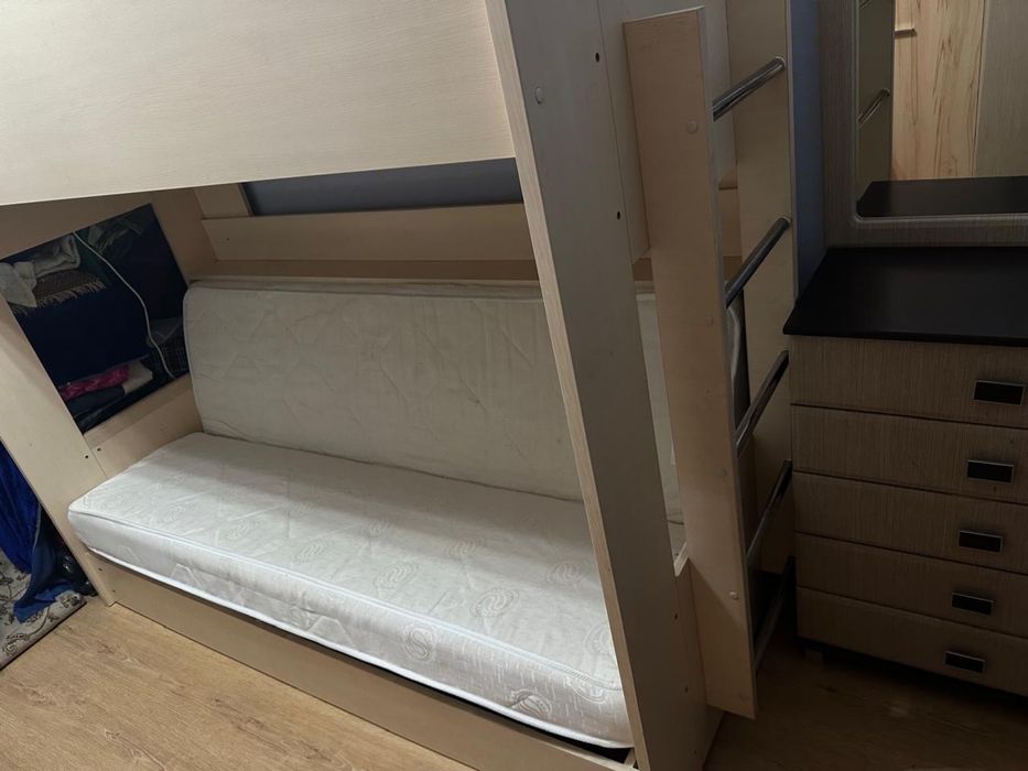 Кровать двухярусная