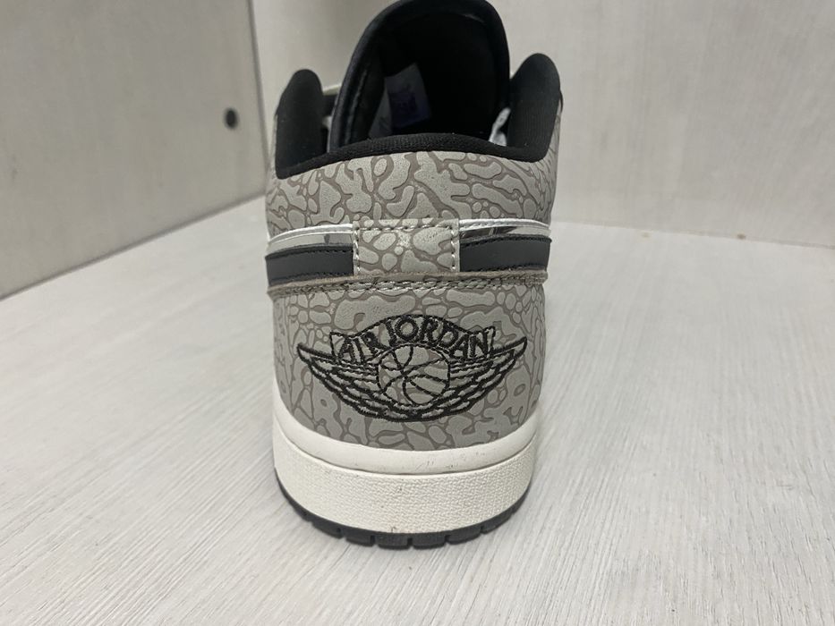 Продам две пары кросовок новые