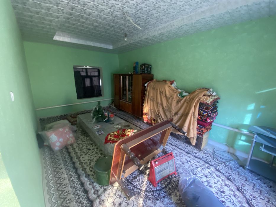 Uy hovli sotiladi 10 sotihli