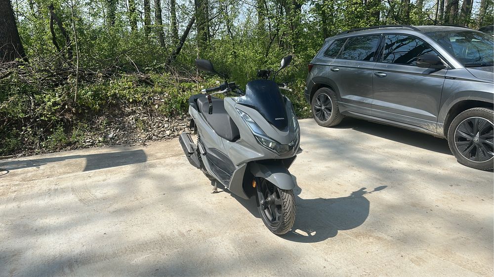 Vand honda pcx 125 an 2024