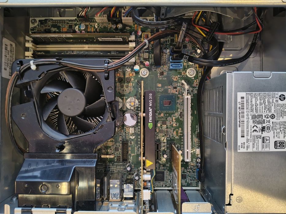 Продавам HP EliteDesk SFF – Intel Core i5 6600 3.31 GHz/ 8GB RAM DDR4 / NVIDIA NVS 310