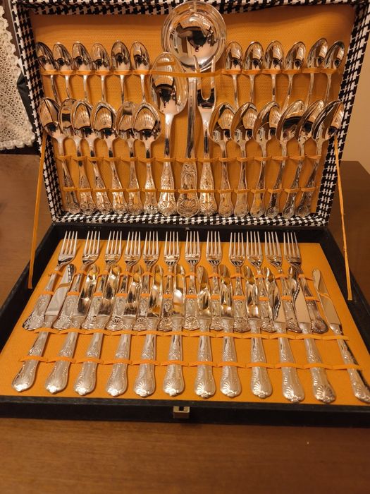 Set de tacâmuri din argint 800