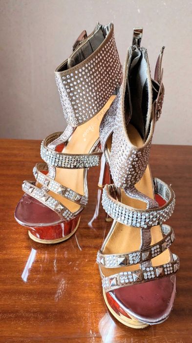 Sandale de lux Best Shoes argintii, cu detalii strălucitoare