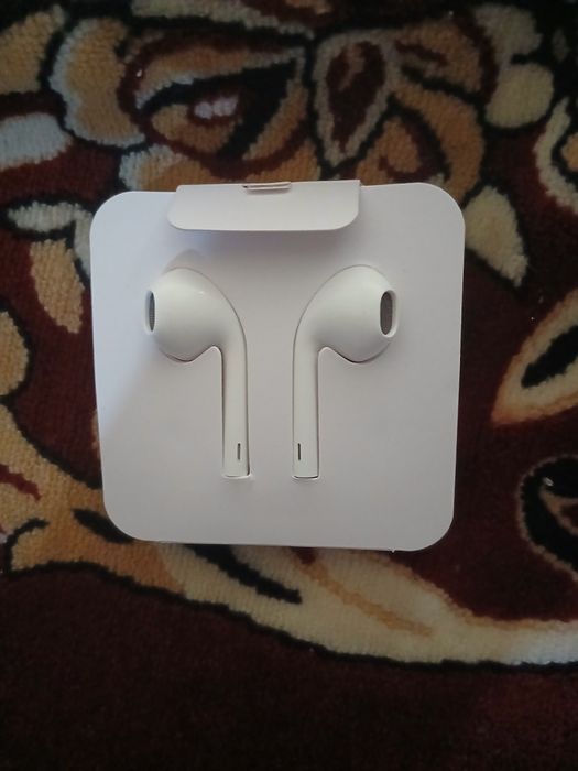 Iphone naushnik TYPCE Yangi hali ochilmagan va ishlatimagan