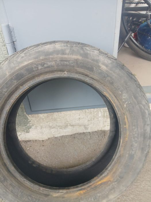 Продам 2 шины в хорошем состоянии