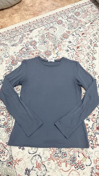 Продам серый лонгслив под skims, раз.L.