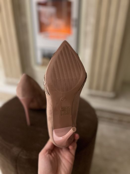 Vand pantofi eleganti