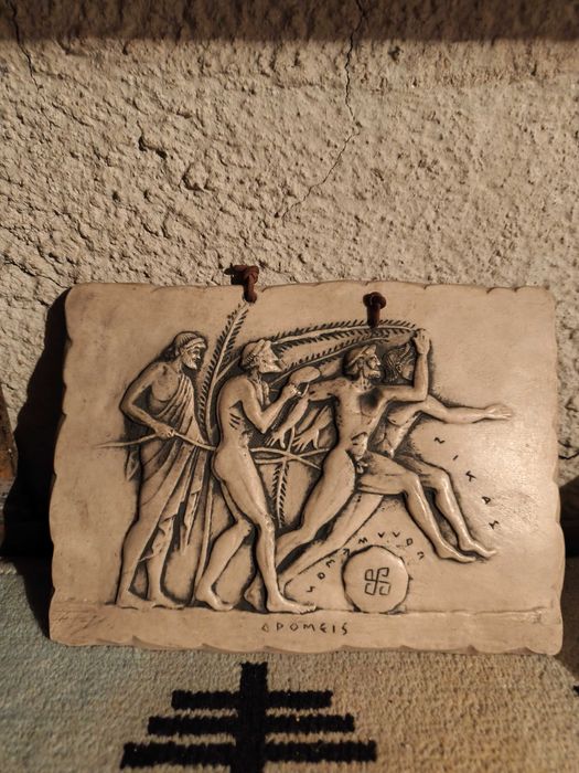 Колекционерски чинии и пособия