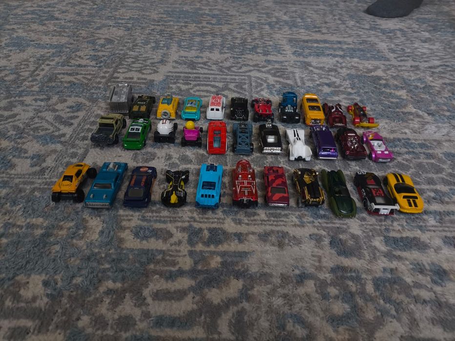 Продам модельки машин