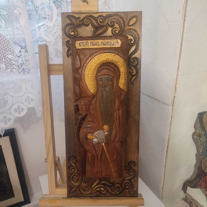Рисуване на картини, икони и дърворезба по поръчка.