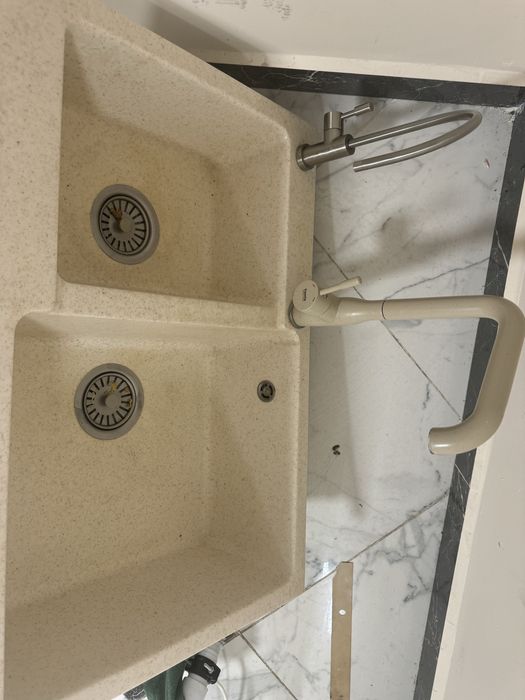 Срочно! Кухонная мойка со смесителем