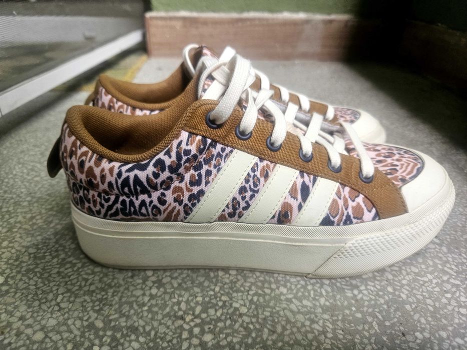 Дамски оригинални кецове Adidas, 40 номер