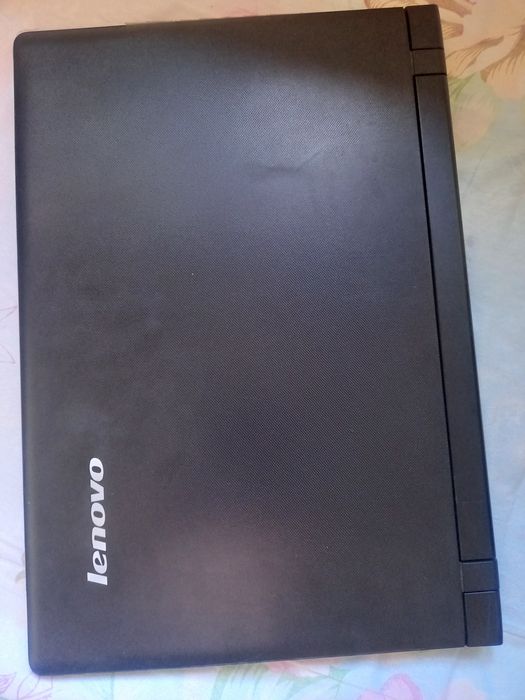 Lenova noutbook sotiladi