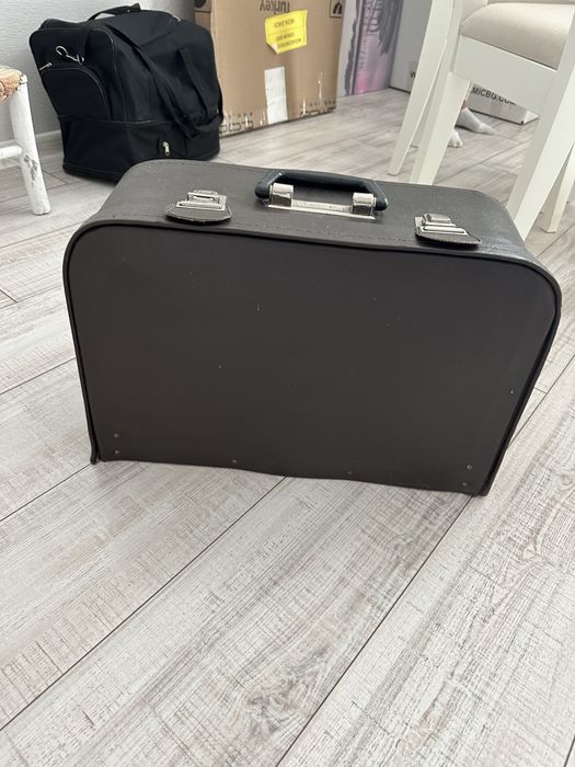 Шефна машина в куфар