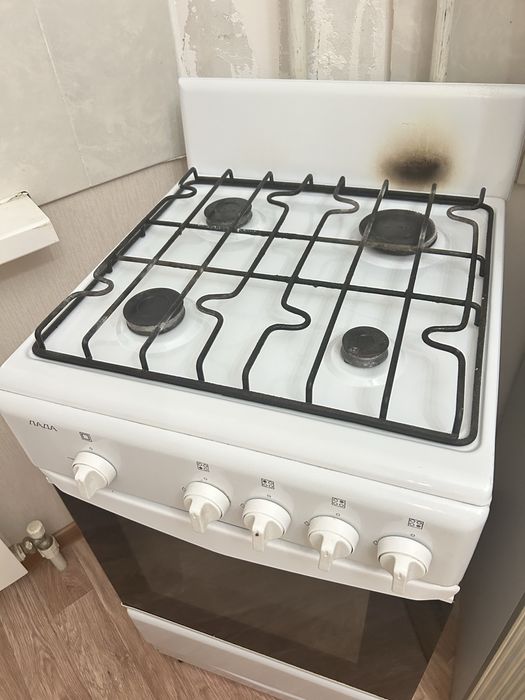 Продам газовую плиту