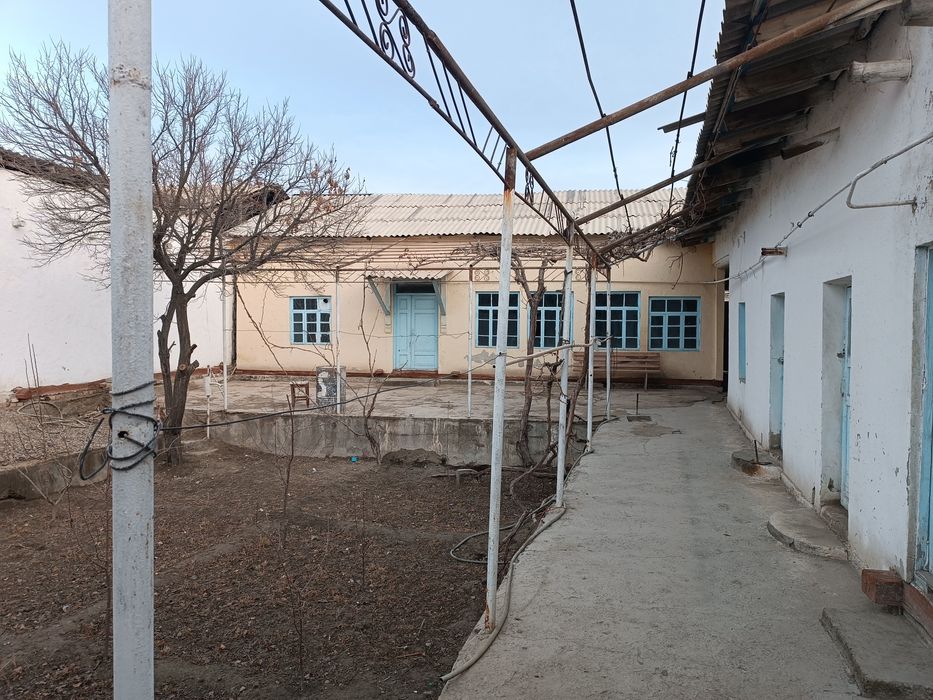 Katta yól yoqasida Hovli sotiladi,