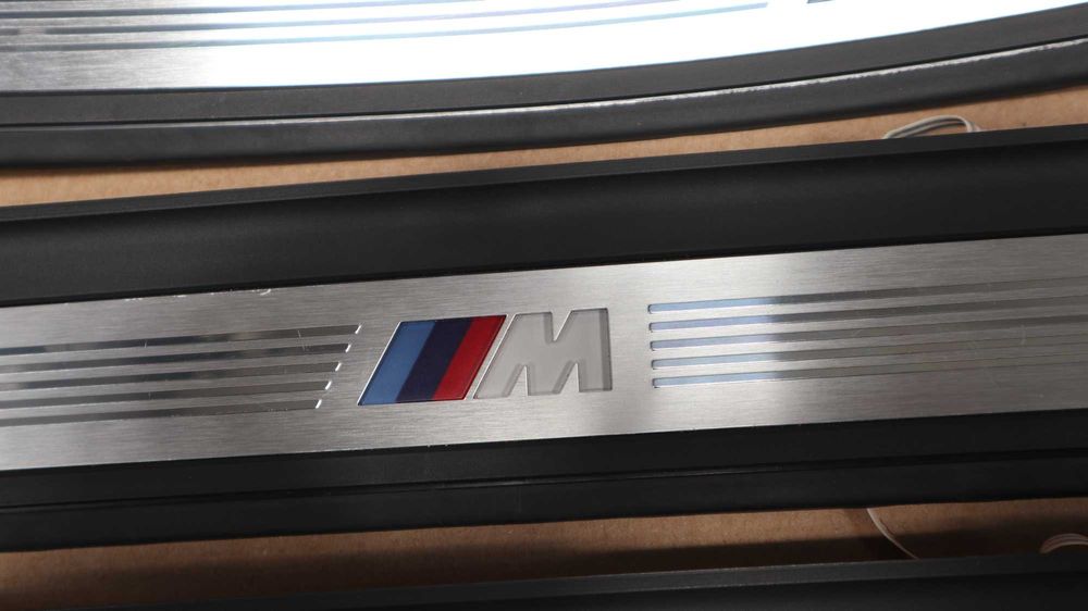 Светещи лайсни прагове БМВ Г30 Г31 М