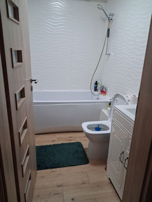 Închiriez studio militari